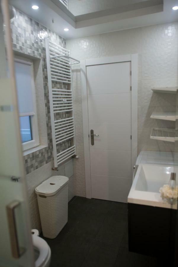 Camp Nou, Europa Fira - Modern Two-Bedroom Apartment With Heating L'Hospitalet de Llobregat Luaran gambar